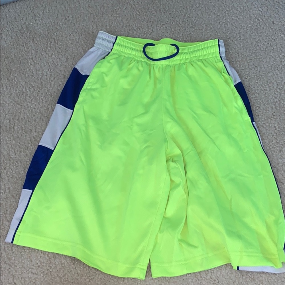 Nike Mens basketball shorts GREAT CONDITION